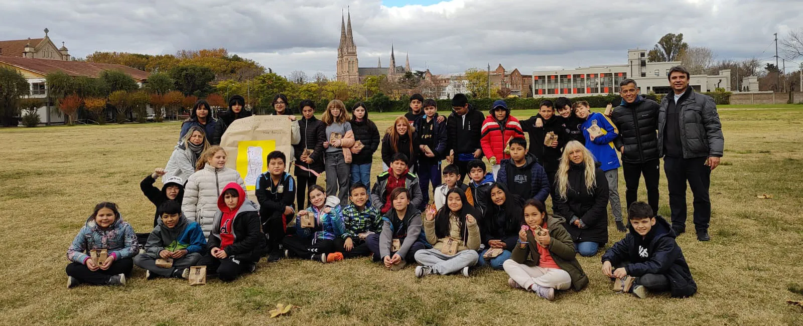 Foto de los alumnos en el campamento